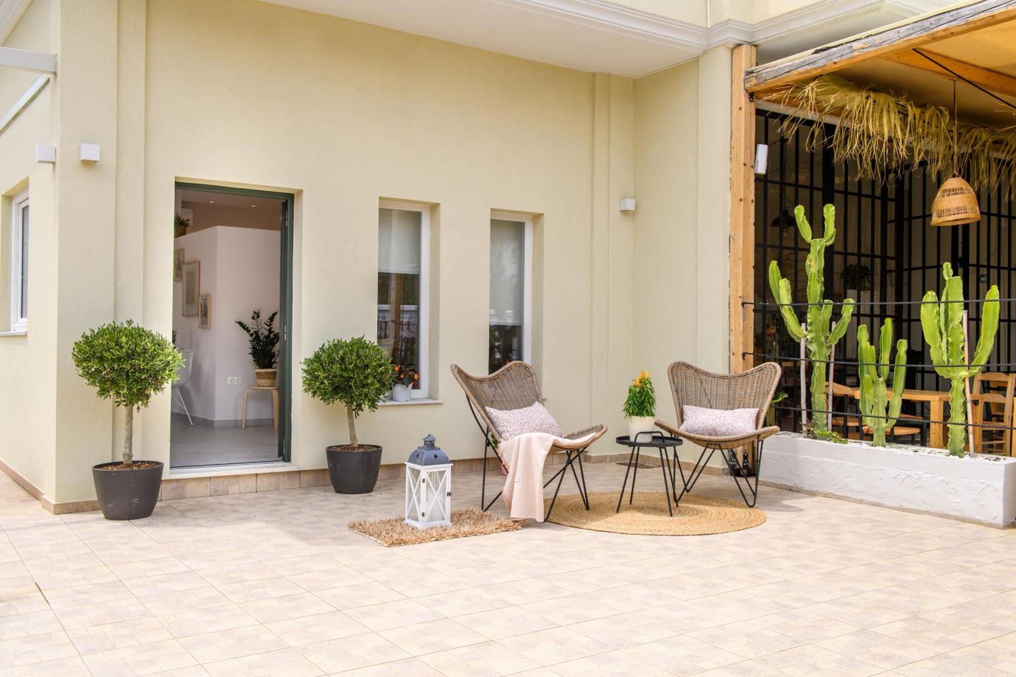 Korina Apart Hotel Kávos Екстериор снимка